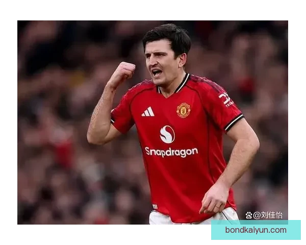 马奎尔精彩表现助力球队逆转取胜，状态回暖值得关注